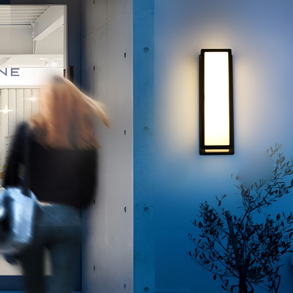 Ashby wall light along a walkway | Casa Norex