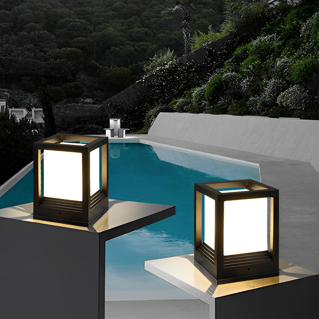 Plinth pedestal light in a modern pool lounge area | Casa Norex