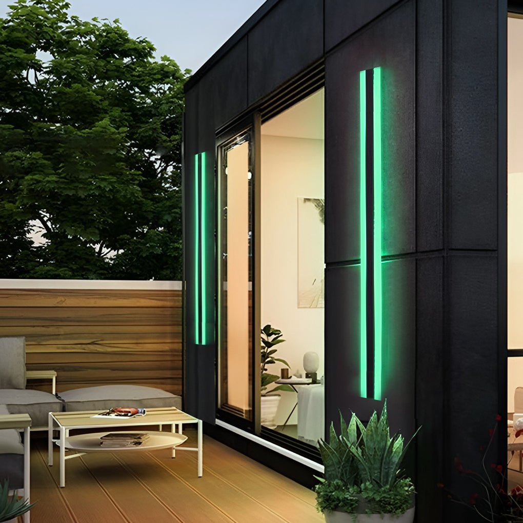 Exterior linear wall light at a villa gate — Casa Norex