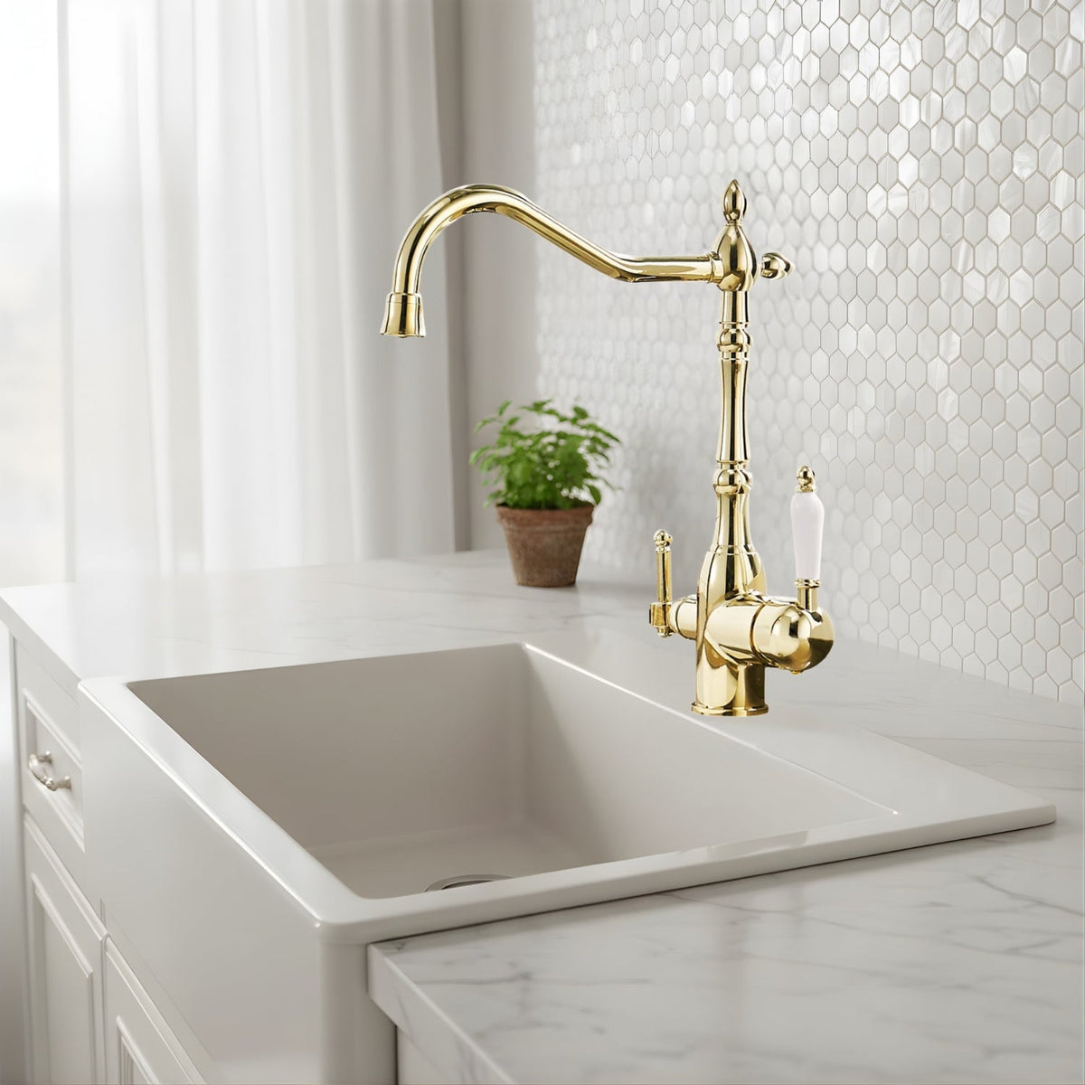 Claritas Kitchen Faucet base plate detail — Matte Black finish — Casa Norex