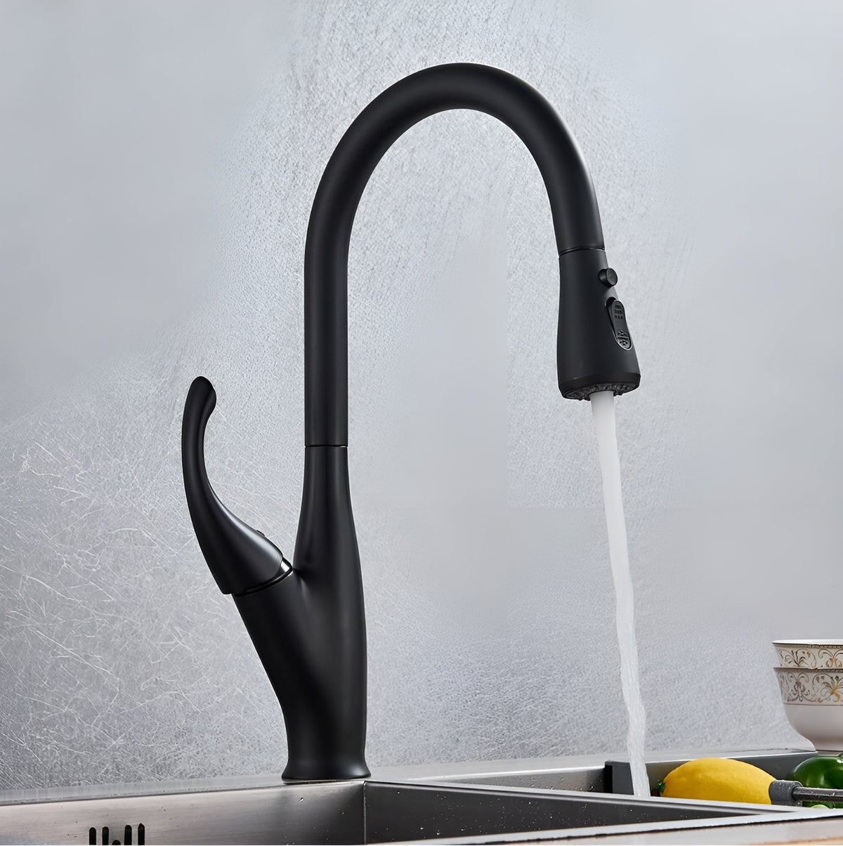 Winslow Victorian Pull-Out Kitchen Faucet — Matte Black finish, stream mode | Casa Norex