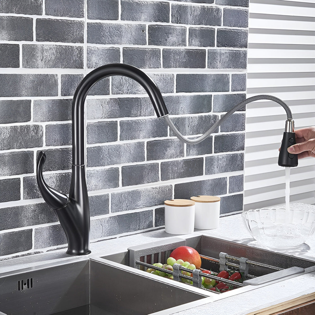Winslow Victorian Pull-Out Kitchen Faucet — Matte Black finish, pull-out spout | Casa Norex