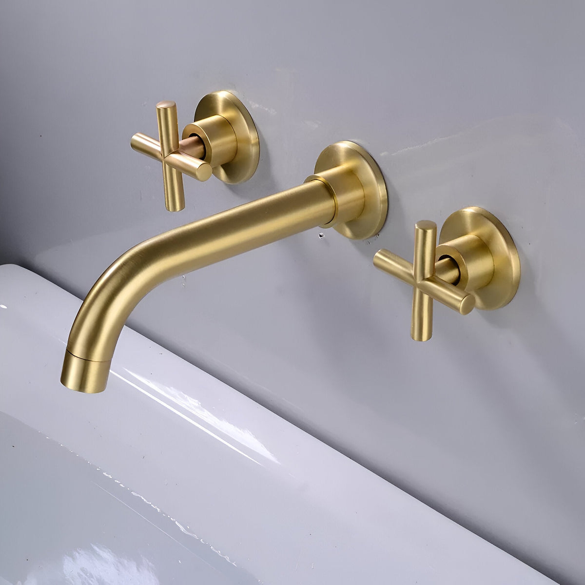 Close-up of solid brass spout and handle on Rotare Wall-Mounted Bathroom Faucet | Casa Norex