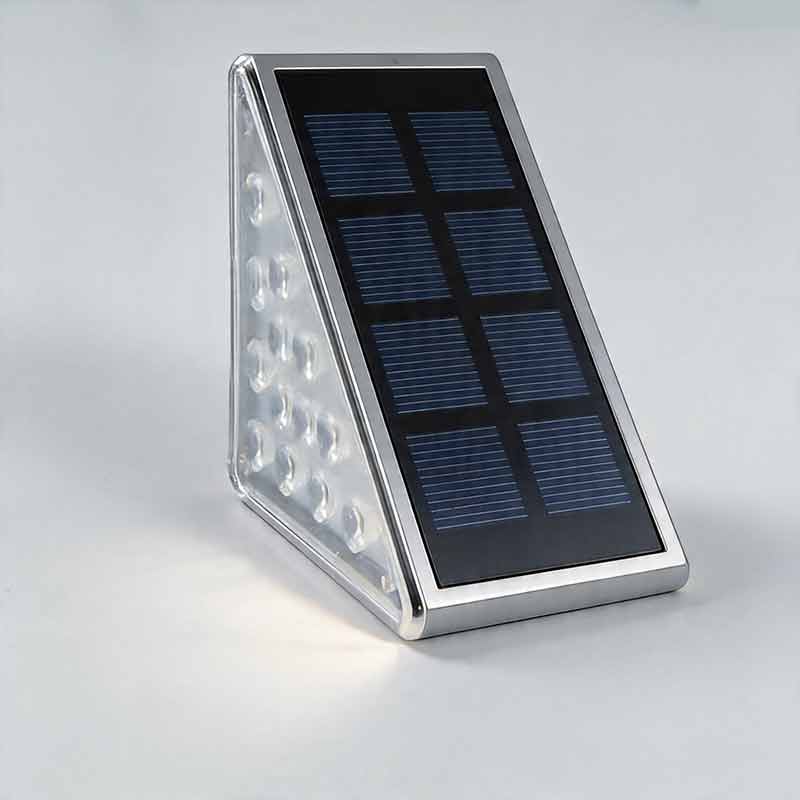 Vertex Triangle Solar Step Light, product view 4