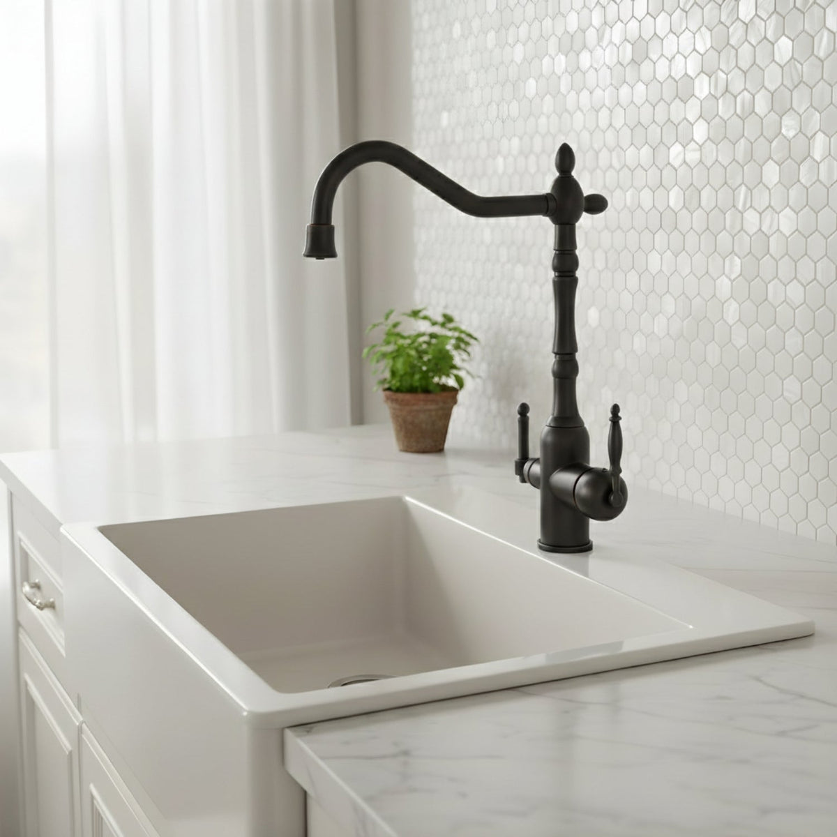 Claritas Kitchen Faucet top-down view — Chrome finish — Casa Norex
