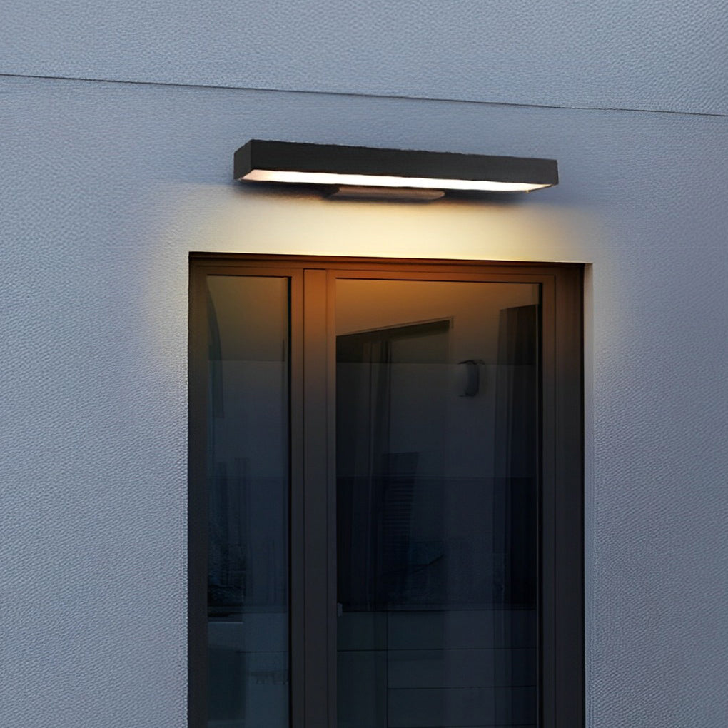 Tarver minimalist light on a textured wall — Casa Norex