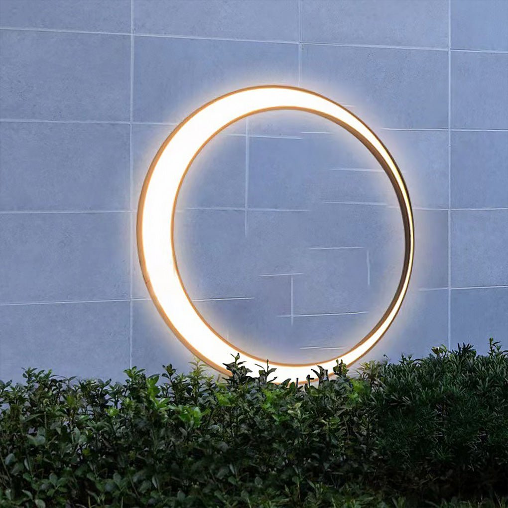 Round outdoor wall light on tiled wall — Casa Norex