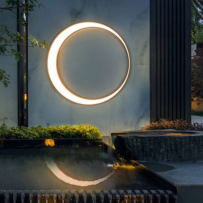 Round outdoor wall light — stainless steel body with UV-resistant polycarbonate shade | Casa Norex