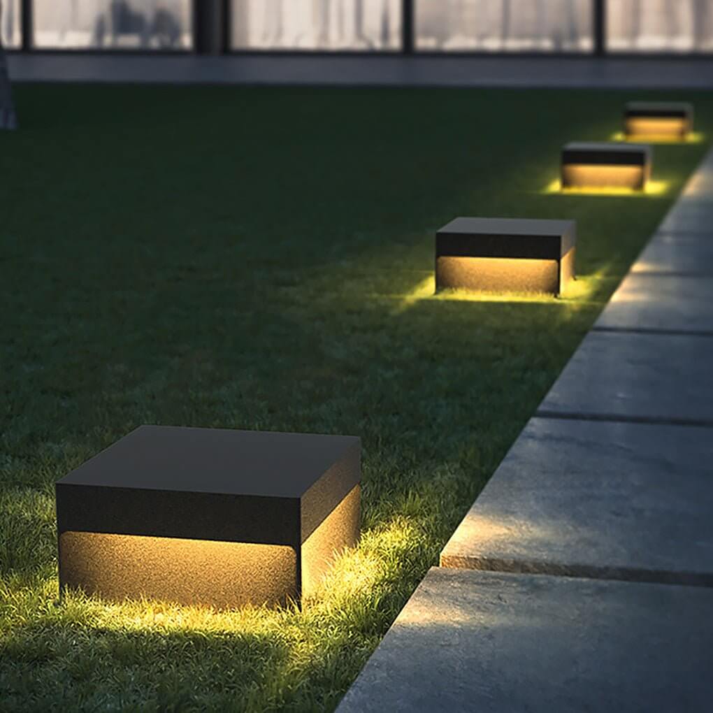 Square outdoor post light Stanza, black stainless steel frame with an acrylic shade | Casa Norex