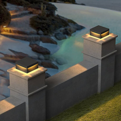 Stanza post light on a gatepost with warm 3000K light | Casa Norex