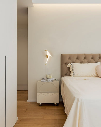 Perching Bird plug-in lamp gold finish warm LED glow - Casa Norex