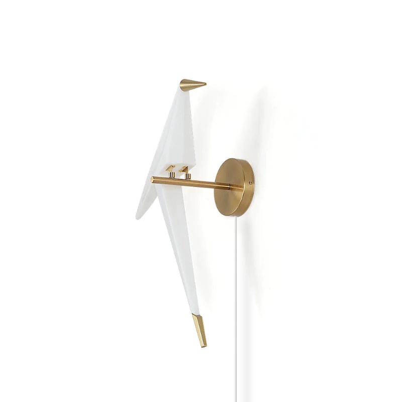 Perching Bird plug-in wall lamp swaying bird forms gold LED art sconce | Casa Norex