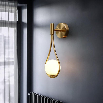 Nordic sconce installed bedside - warm diffused atmosphere - Casa Norex