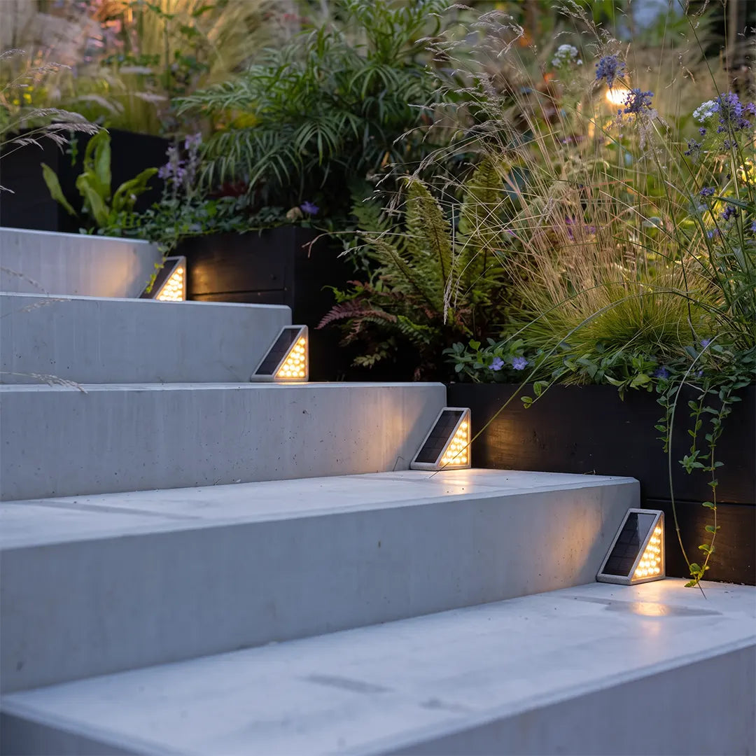 Vertex Triangle Solar Step Light, product view 5