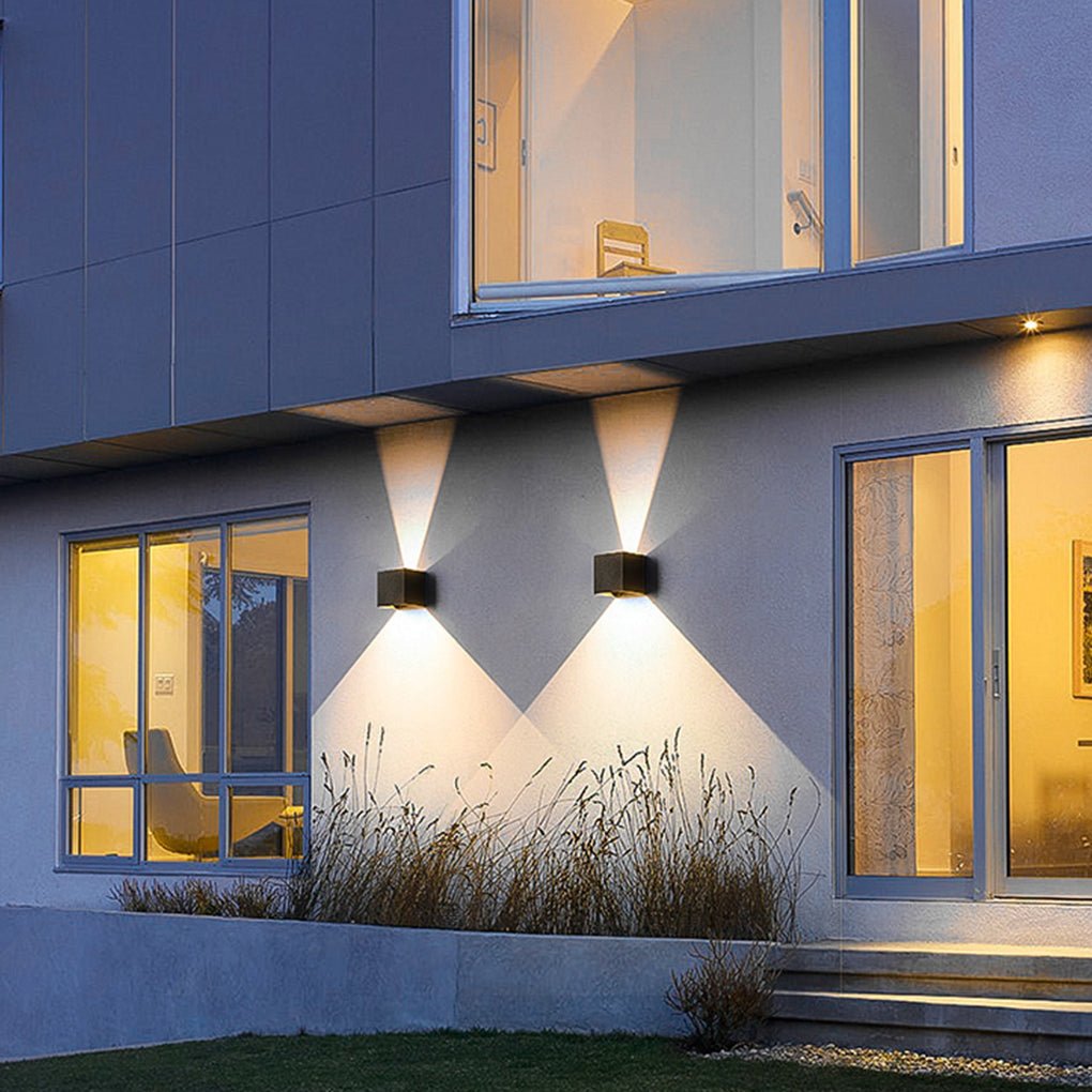 Up down outdoor wall light with adjustable beam angle — view 2 | Casa Norex