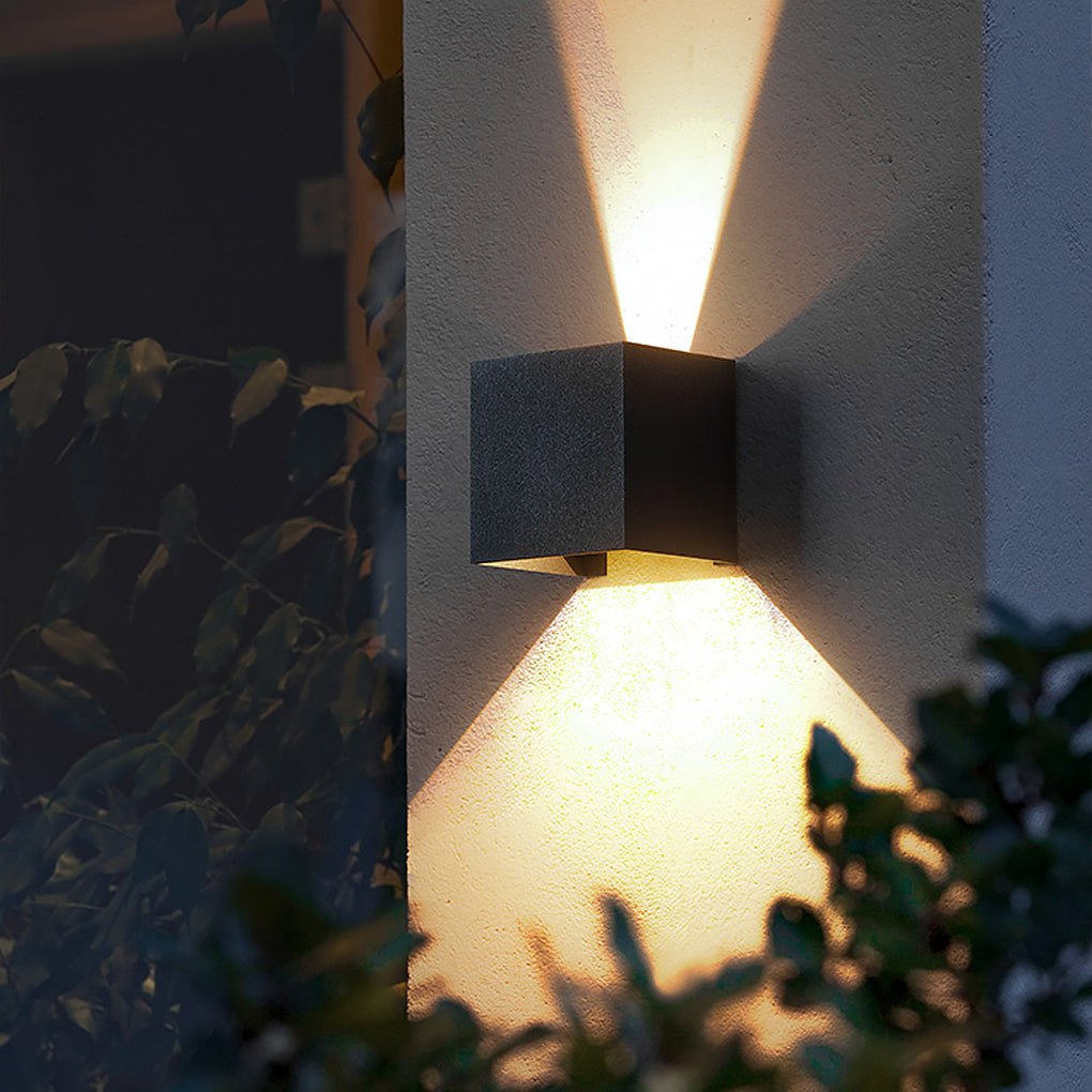 Adjustable beam up down outdoor wall light, IP65 rated — view 4 | Casa Norex