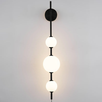Vertical Globe wall lamp black finish variant - Casa Norex