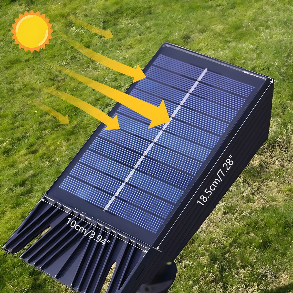 Solar spot light warm white beam on landscaping — Casa Norex