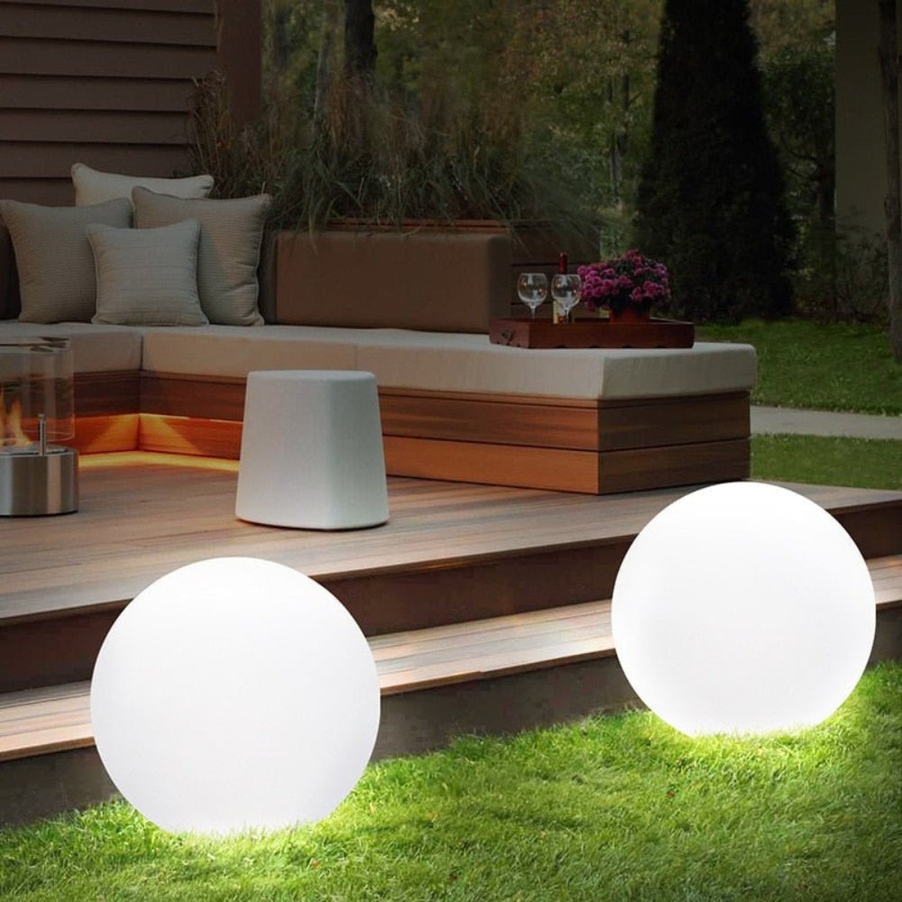 Globe light remote control showing 16-color options — Casa Norex