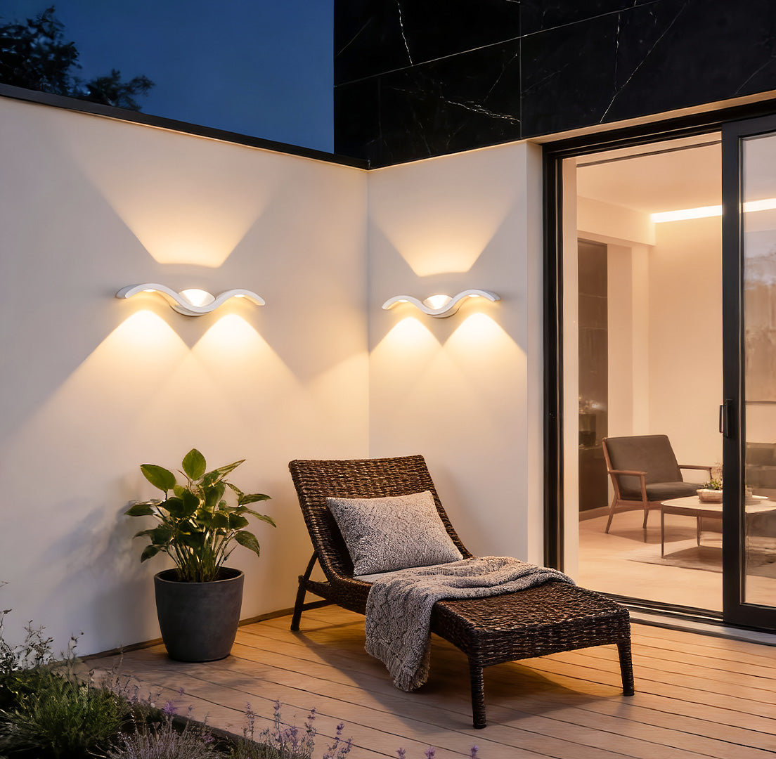 Wall sconce on garden exterior — up-down lighting | Casa Norex